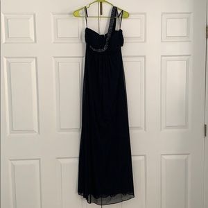 Formal gown Xscape by Joanna Chen size 4